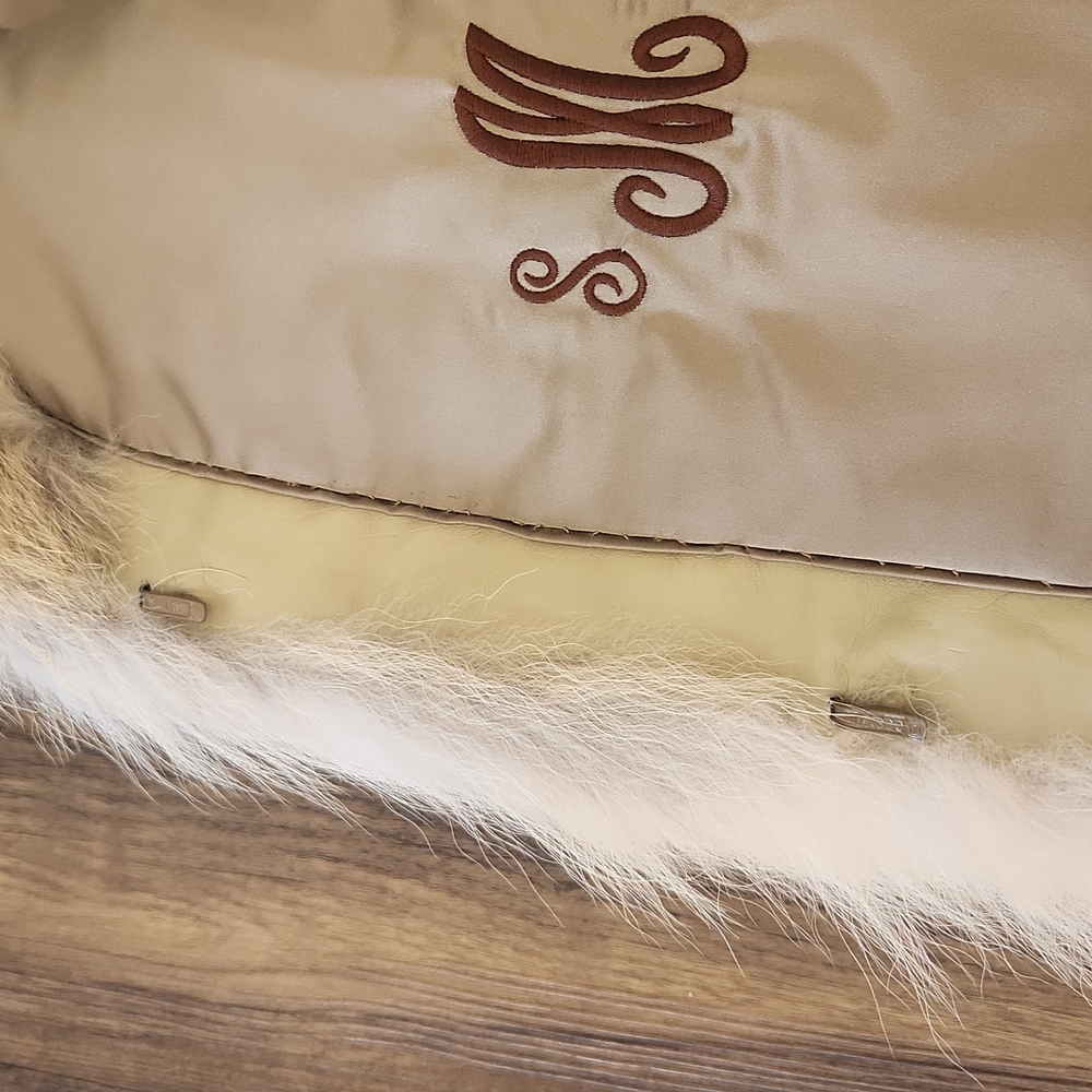 New Canadian Fur Co. Authentic Natural Letout Coyote Fur Jacket/ Coat - Picture 9 of 17